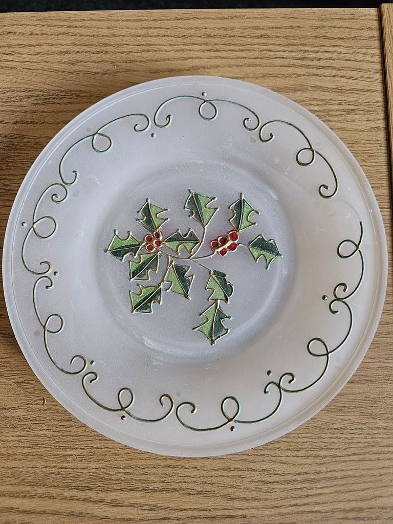 image for Scented candle with lid on plate