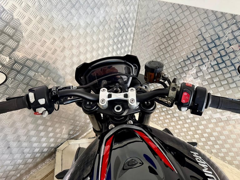 TRIUMPH STREET TRIPLE RS 765, 2018, ONLY 1 OWNER & 911 MILES!! FSH, SUPERB COND