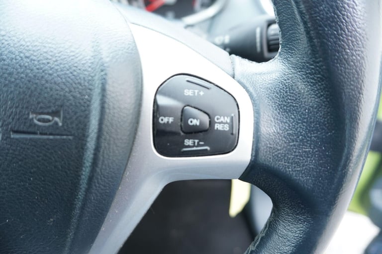 2010 Ford Fiesta 1.6 Titanium 5dr HATCHBACK Petrol Manual