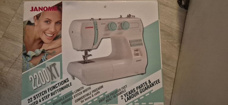 The Janome 2200XT sewing machine 