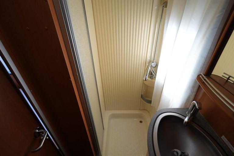 Dethleffs Globetrotter ESPRIT RT RENAULT 3 BERTH 4 TRAVEL SEAT MOTORHOME