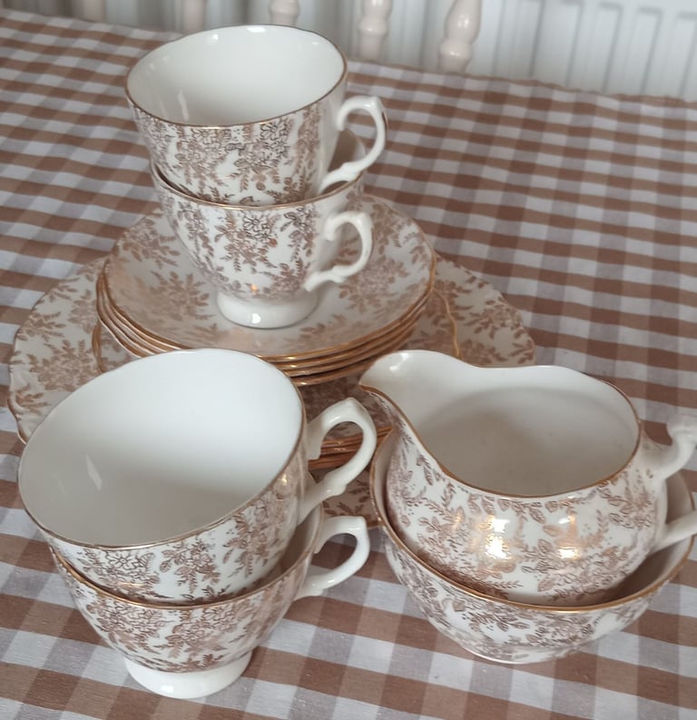 image for ROYAL VALE CHINTZ BONE CHINA TEASET