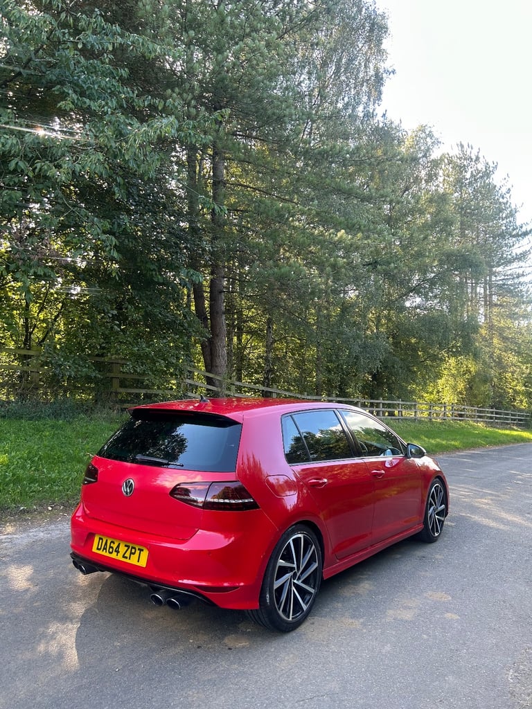 2014 Volkswagen GOLF R Hatchback 