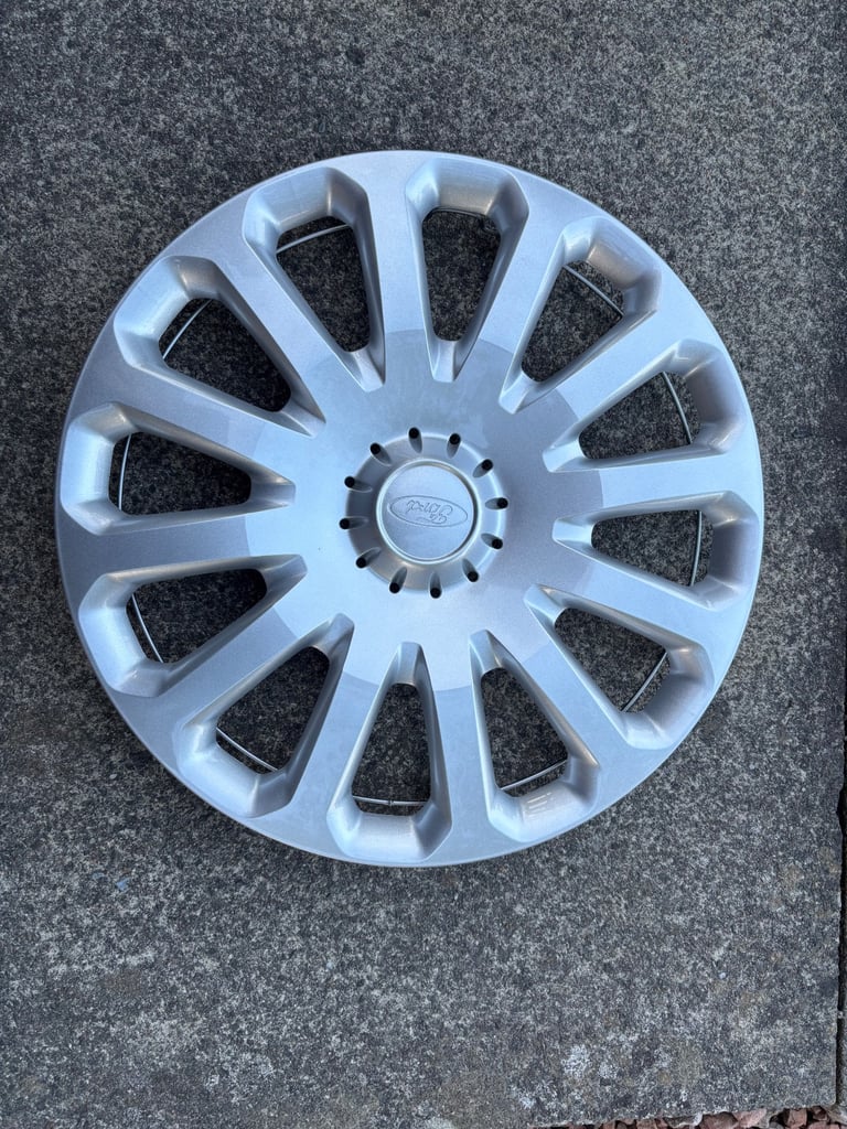 Ford Fiesta wheel trim 15 , as new condition 