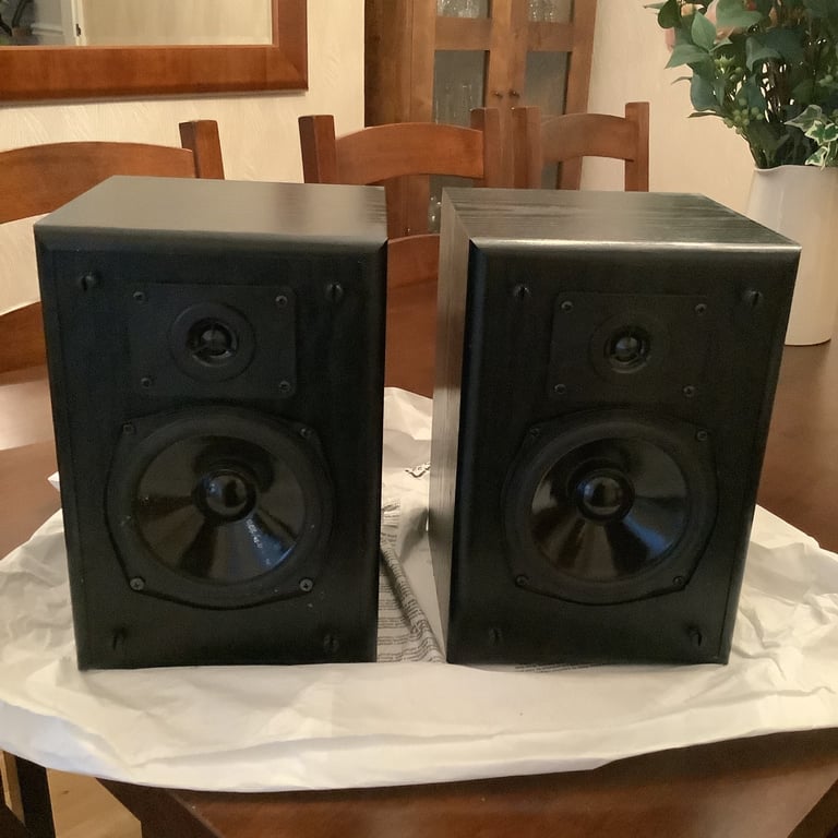 Radius speakers