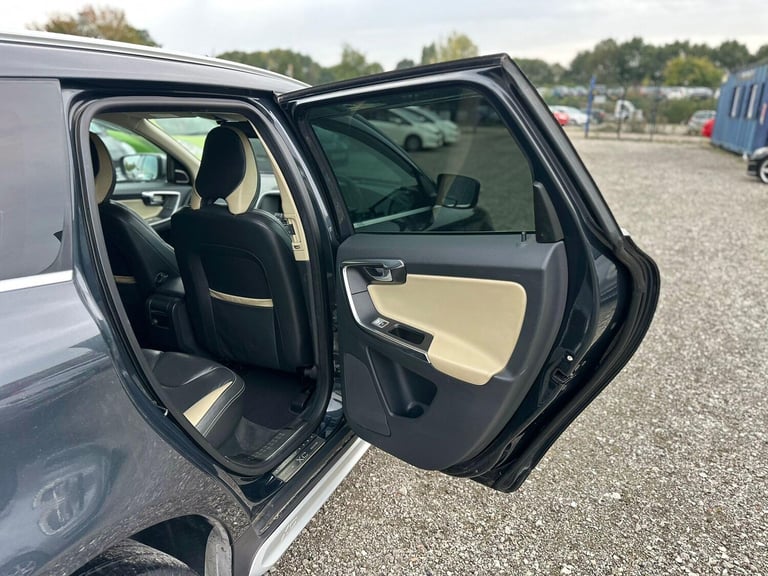 2025 Volvo XC60 2.0 T5 R-Design Premium SUV 5dr Petrol Powershift Euro 5 (240 ps) PETROL Automatic
