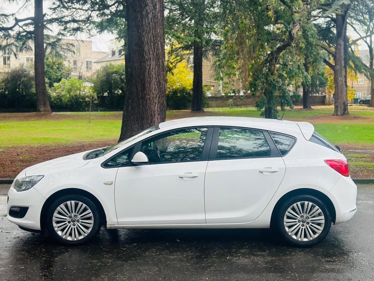2013 Vauxhall Astra 1.6 16v Energy Euro 5 5dr HATCHBACK Petrol Manual