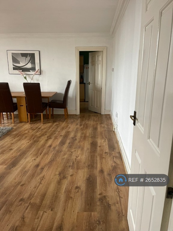 2 bedroom flat in Hyde Terrace, Leeds, LS2 (2 bed) (#2652835)