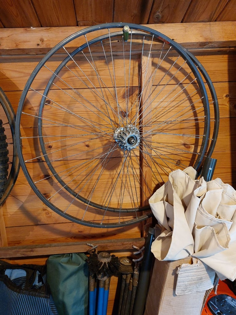 image for Men's bike wheels - various 