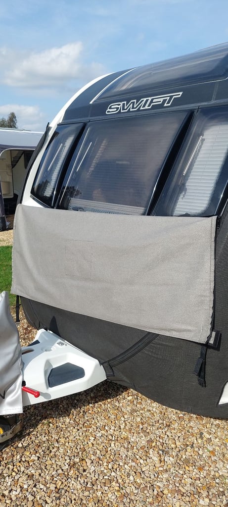Specialised towing cover Swift caravan