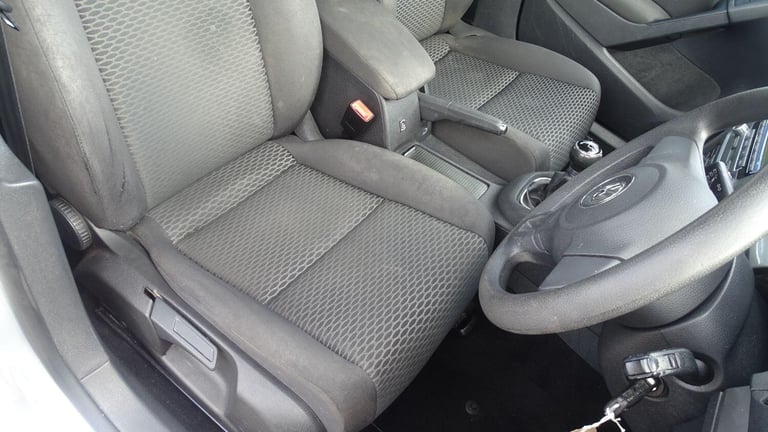 VOLKSWAGEN GOLF 1.4 Twist hatch petrol Silver Manual Petrol 2011