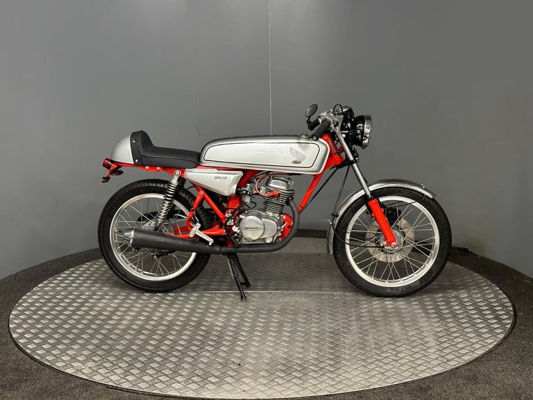 Honda Dream 50 Cafe Racer 