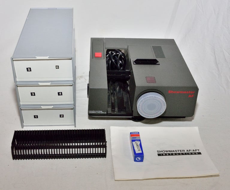 Vintage Showmaster AF (autofocus) 35mm slide projector with 7x magazine  trays, handbook, spare bulb | in Winchester, Hampshire | Gumtree