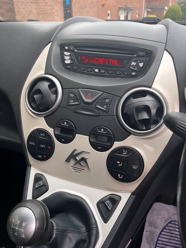 Ford, KA, Hatchback, 2010, Manual, 1242 (cc), 3 doors
