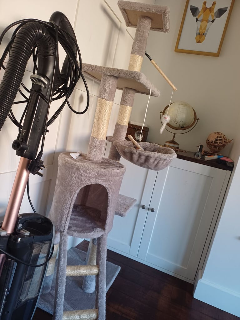Cat tree