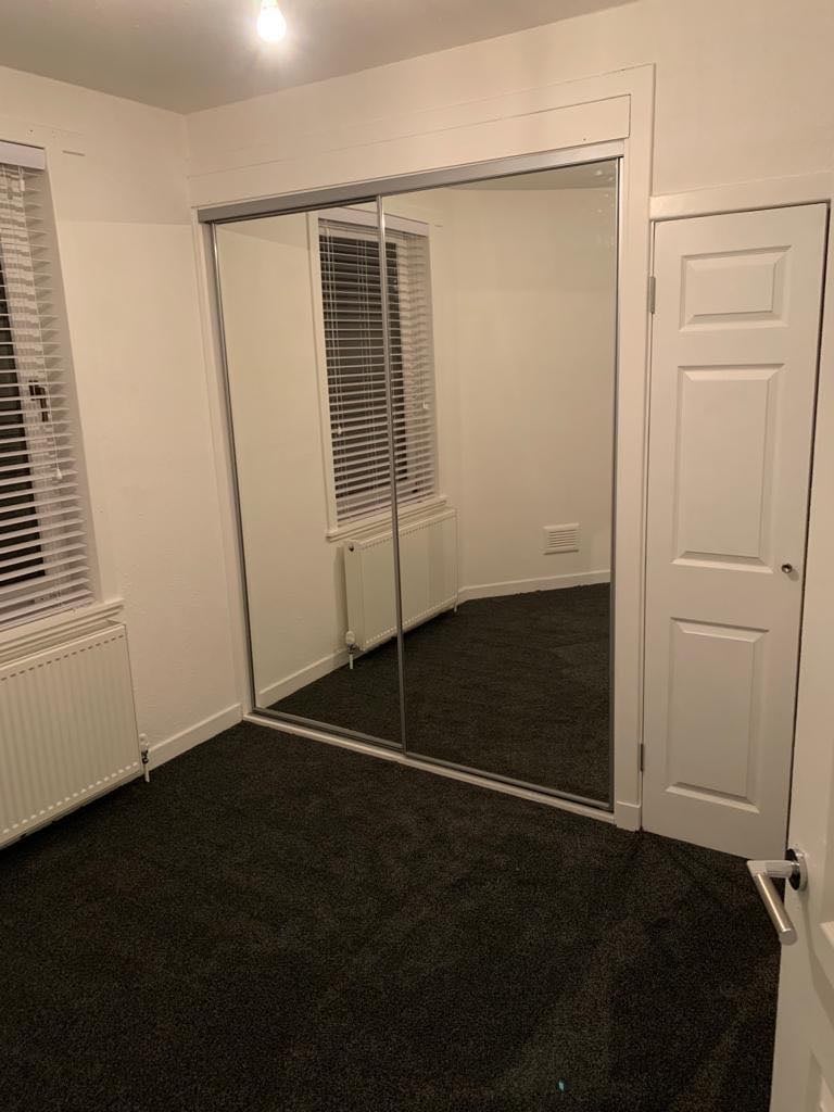  2 Bed Flat - £780pm - Refurbished - Own Entrance - Glenmarkie Terrace