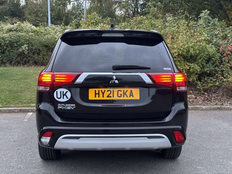 2021 Mitsubishi Outlander 2.4h TwinMotor 13.8kWh Design SUV 5dr Petrol Plug-in Hybrid CVT 4WD Eur...