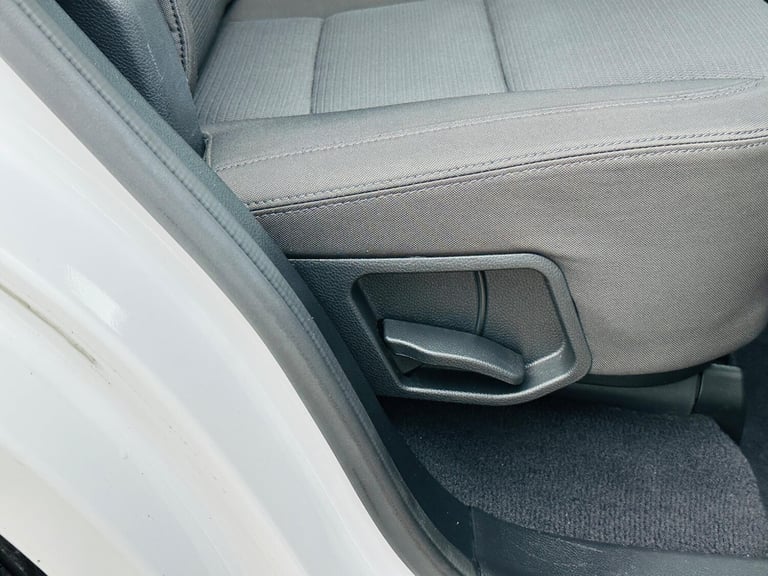 2016 Hyundai Santa Fe 2.2 CRDi SE 4WD Euro 5 5dr (5 seat) ESTATE Diesel Manual