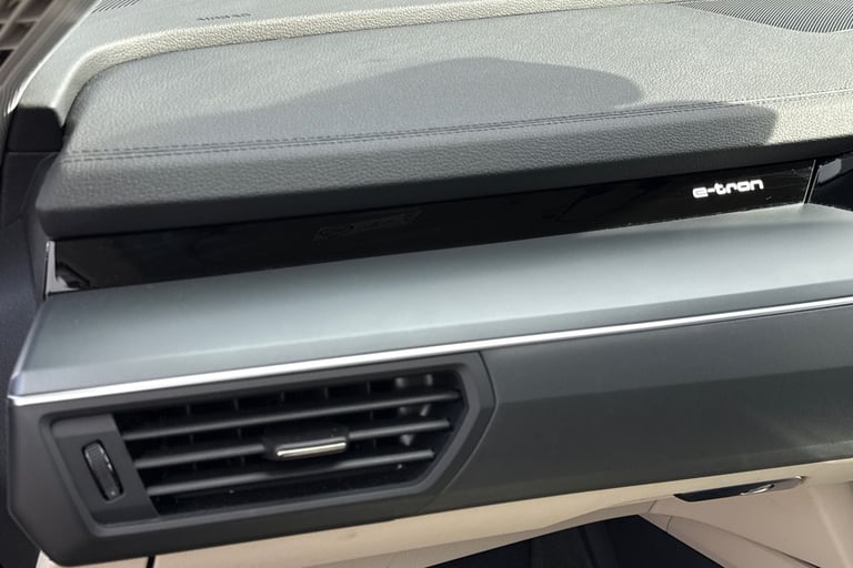 2022 Audi e-tron Sportback Technik 50 quattro 230,00 kW SUV ELECTRIC Automatic