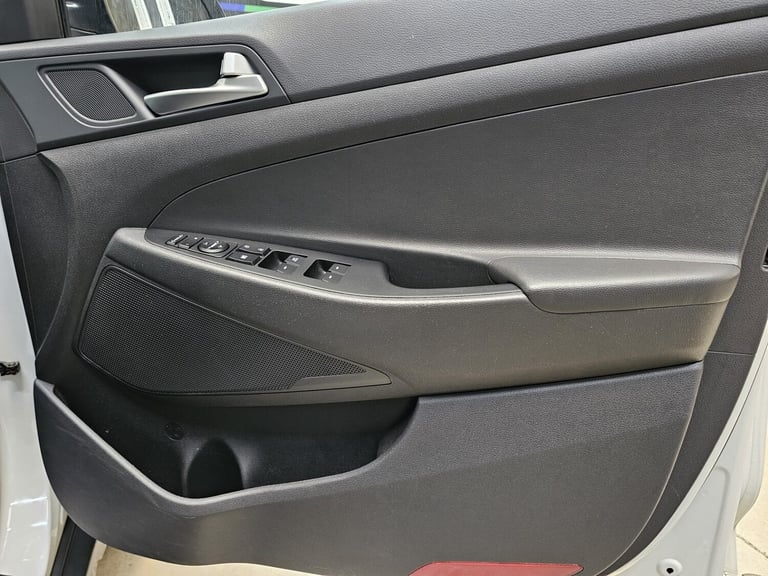 2015 Hyundai TUCSON 1.7 CRDi Blue Drive SE Nav 5dr 2WD ESTATE Diesel Manual