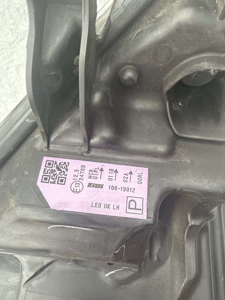  GENUINE 2017-2021 NISSAN QASHQAI J11 FACELIFT NSF PASSENGER BULB DRL HEADLIGHT.CONDITION ITS USED 