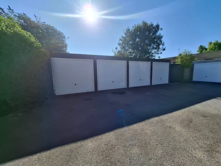 Garages to rent: Waylands (r/o No 2) off Eastleigh Road, Devizes, SN10 3DN *NEW DOORS FITTED*