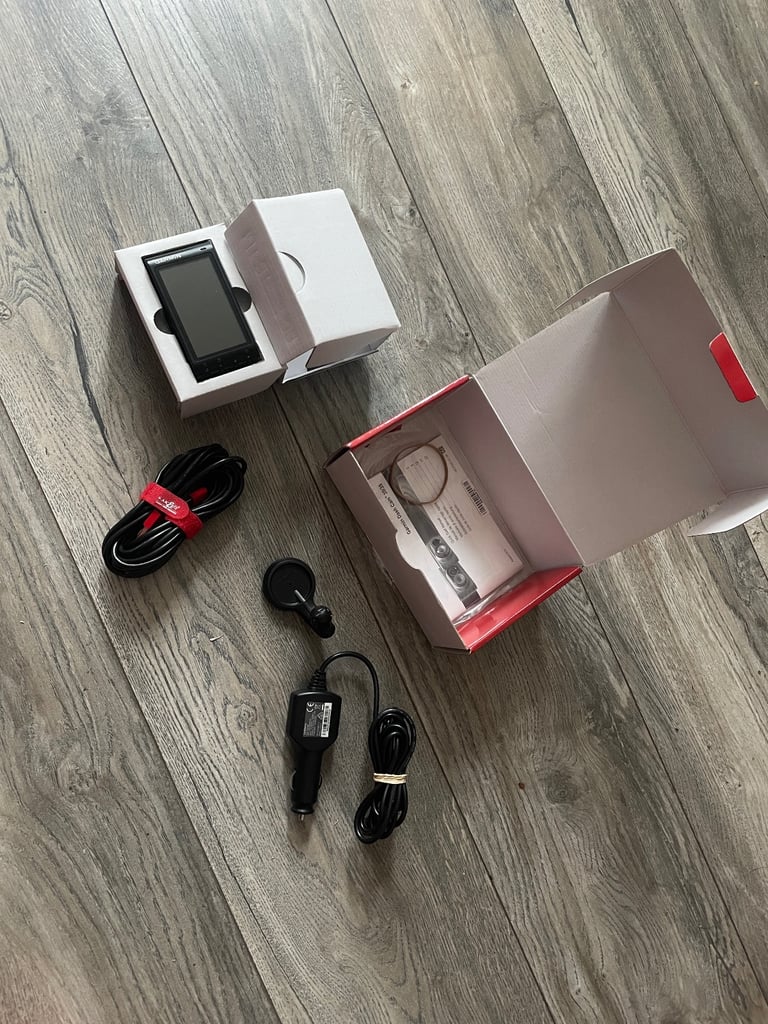 Garmin 35 dashcam boxed 