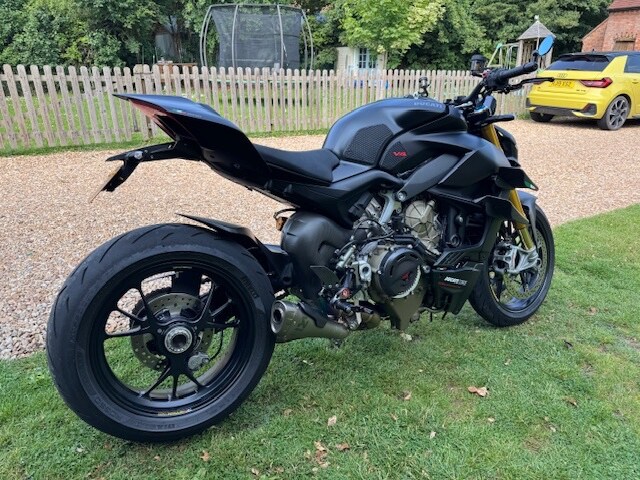 2021 Ducati STREETFIGHTER V4S Akropovic Exhaust, Thousands Spent !!  PETROL Manual