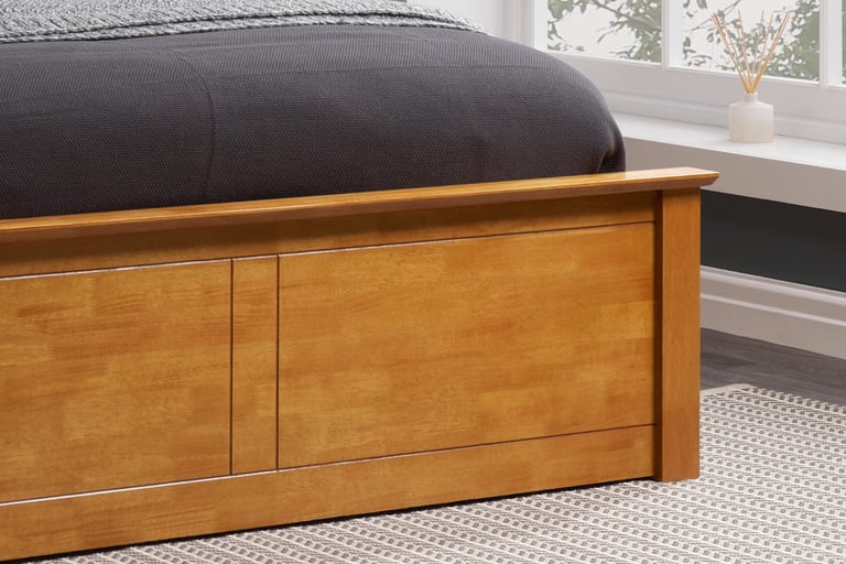 Birlea Phoenix Ottoman Bed Frame – 135cm Double, Oak Finish – Brand New in Box