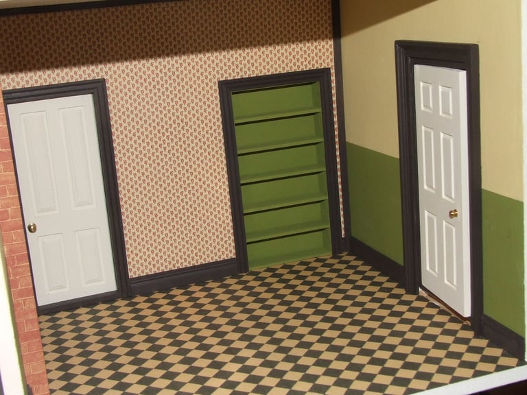 Dolls House Emporium Completed Shop/Cafe Large Suit Collector