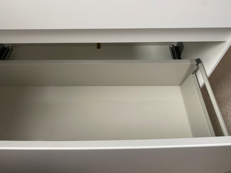 NEW BATHROOM VANITY UNIT 