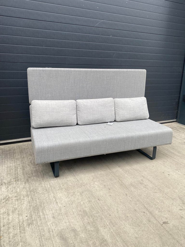 3seater sofa bed (excellent condition)