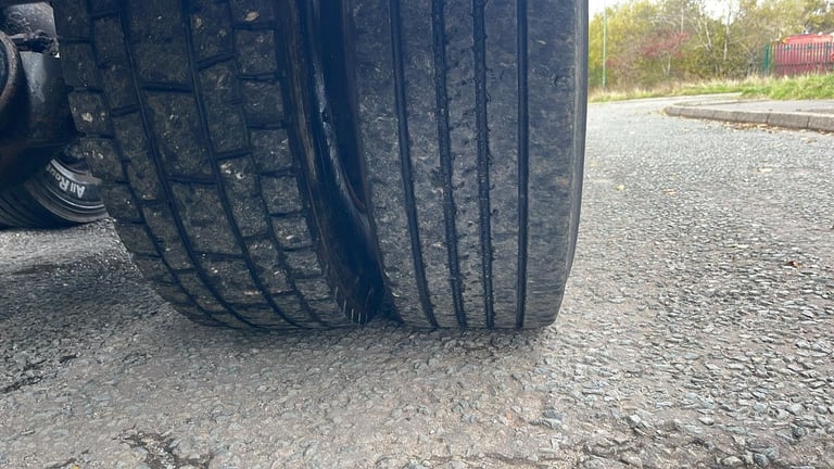  2010 (60) LEYLAND DAF CF 75.310 SKIP LOADER. 6X4. 26 TON GVW. BOUGHTON GEAR