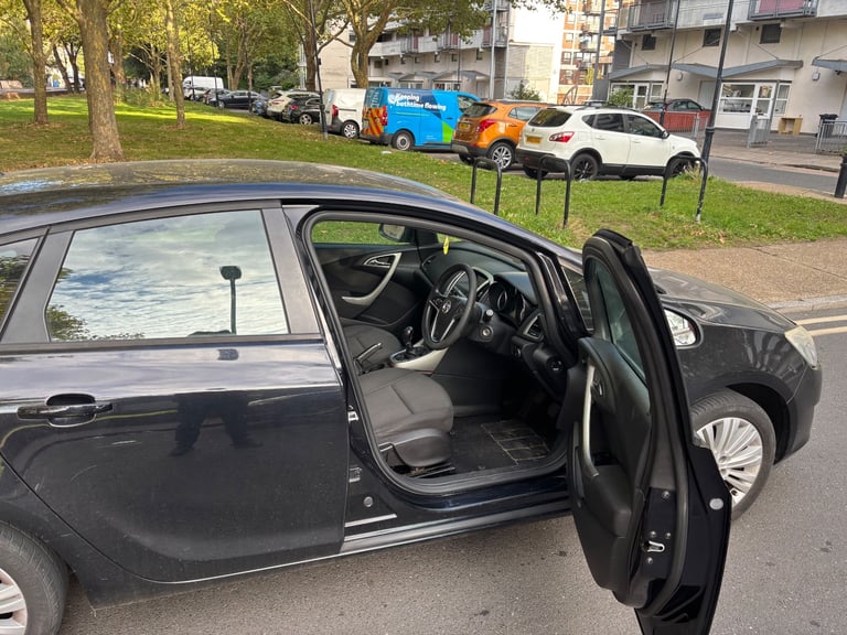 Vauxhall, ASTRA, Hatchback, 2011, Manual, 1398 (cc), 5 doors