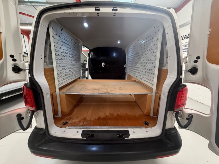 2021 71 VOLKSWAGEN TRANSPORTER 2.0 TDI T30 BUSINESS FWD LWB L2 EURO 6 * AIR CON 