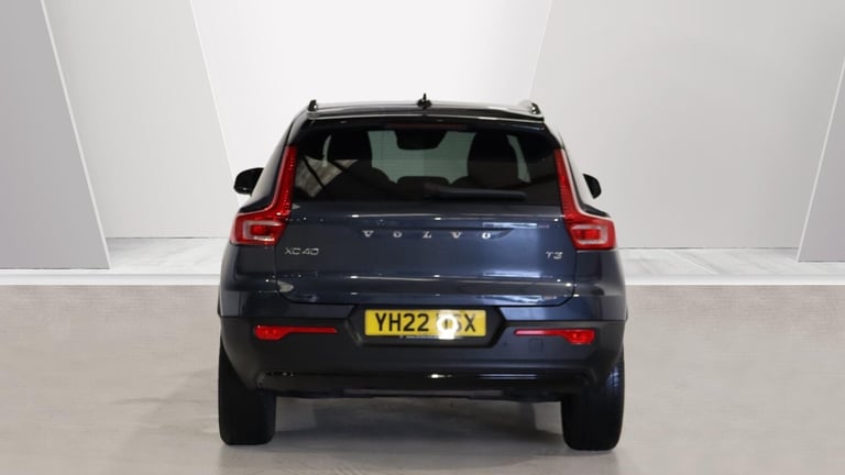  Volvo XC40 T3 R-Design Manual (Park Assist, Powered Tailgate, Privacy Glass) Petrol Manual