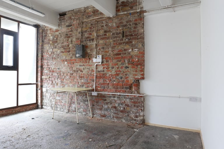 2 Art Studios workspace with big window for rent N15 / Haringey available now !