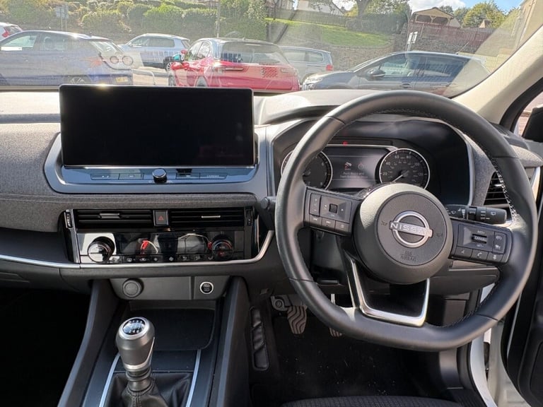  Nissan Qashqai 1.3 DiG-T MH Acenta Premium 5dr Petrol