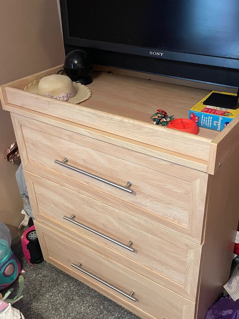 image for Mama & papas changing table 