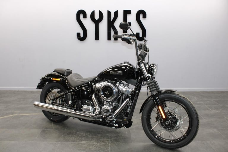 2025 Harley-Davidson FXBB Softail Street Bob 117 in Vivid Black