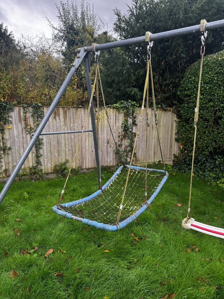 Double Garden Swing 