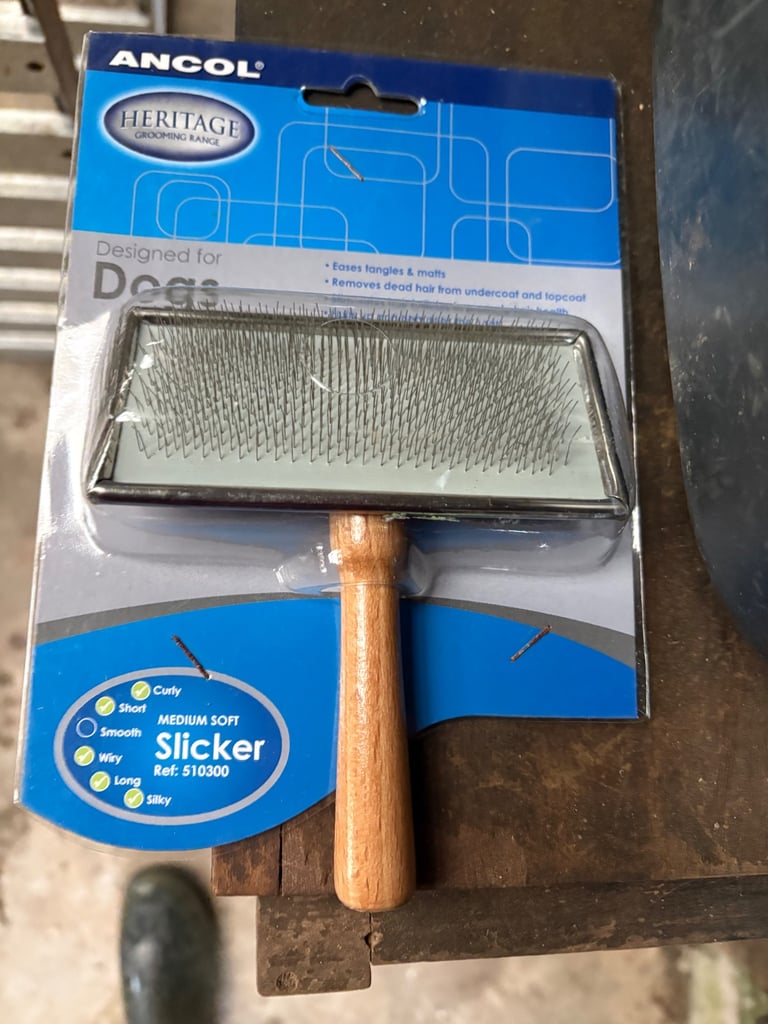 DOG BRUSHES