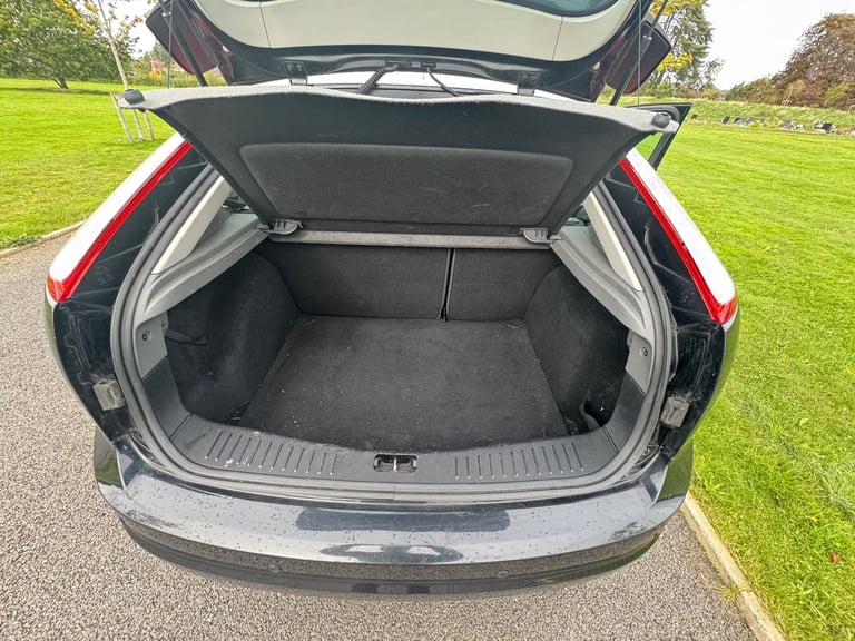Ford, FOCUS, Hatchback, 2010, Manual, 1560 (cc), 5 doors
