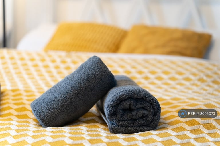 Studio flat in Merton Road, Southsea, PO5 (#2668073)