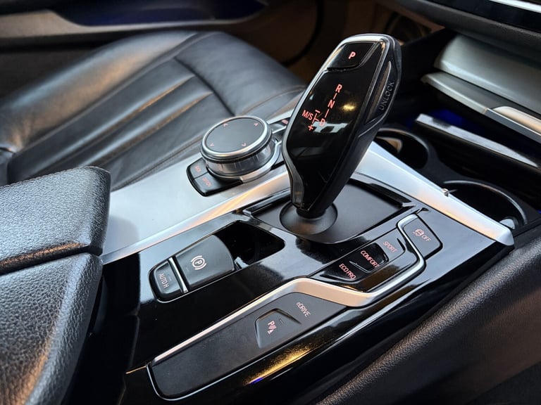 BMW 5 SERIES 2.0 530e SE Saloon 2018