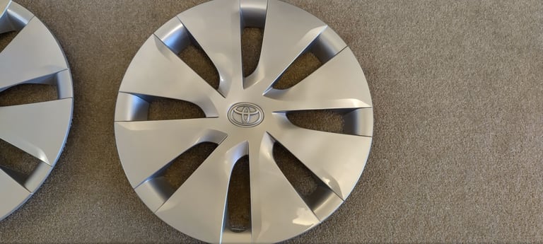 Brand New Unused Not Fitted Genuine Toyota 15 Wheel Trims Hub Caps