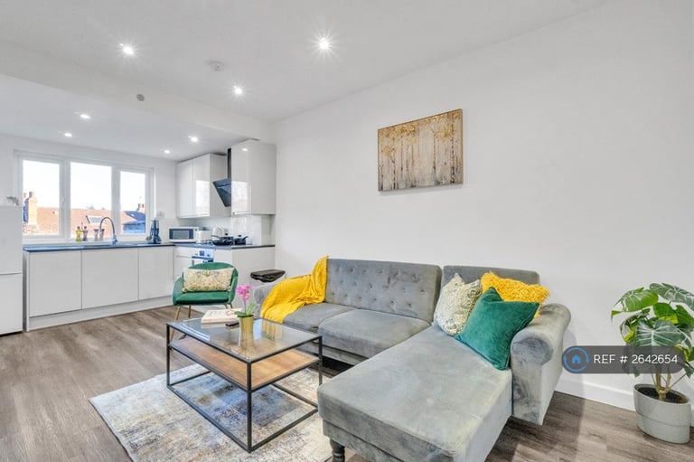 2 bedroom flat in Mount Road, London, NW4 (2 bed) (#2642654)