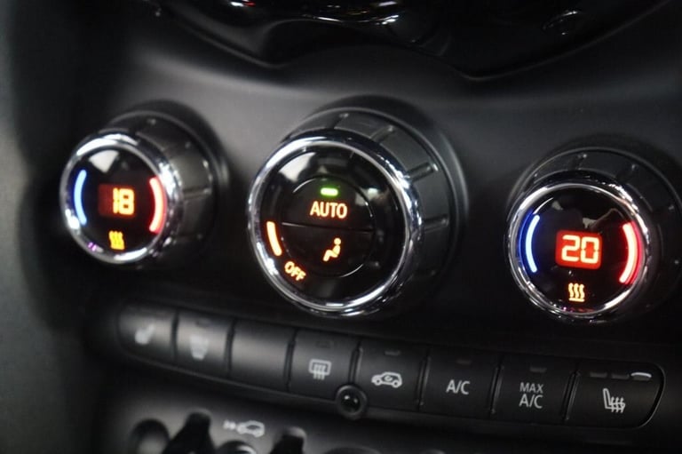 2020 MINI Electric Hatch Cooper SE 32.6kWh Level 2 3dr Auto (SAT NAV, HALF LEATHER) Hatchback ELE...