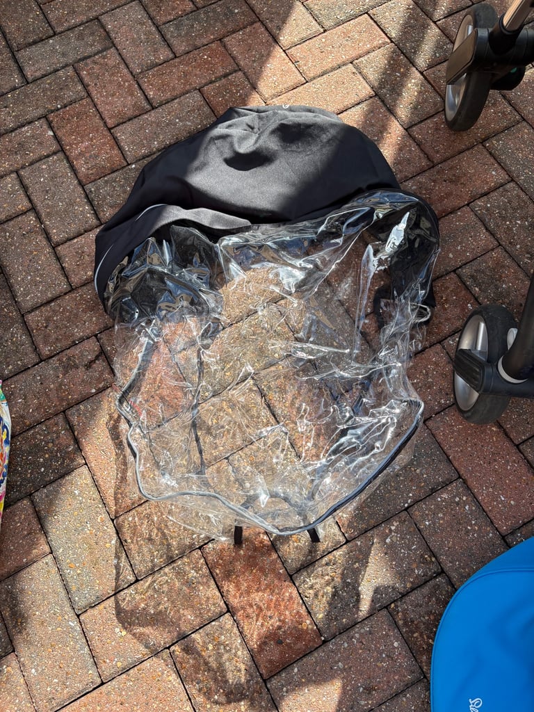 Silver Cross buggy, car seat and bassinet 