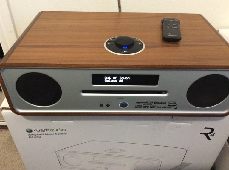 Ruark R4 Mark 3 Bluetooth DAB/CD System. Great Condition. £700 New In John Lewis